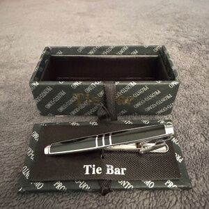 The Tie Bar Black & Silver Tie Clip